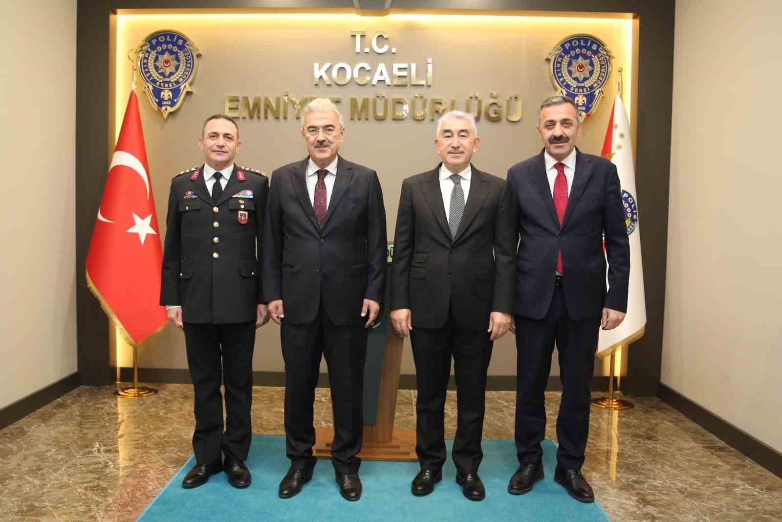 emniyet genel muduru erol ayyildiz kocaelide WXzIDd6w.jpg