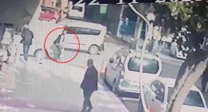 eski esini tabanca ile vurarak olduren kocanin kacisi kamerada hDBIpm6d.jpg