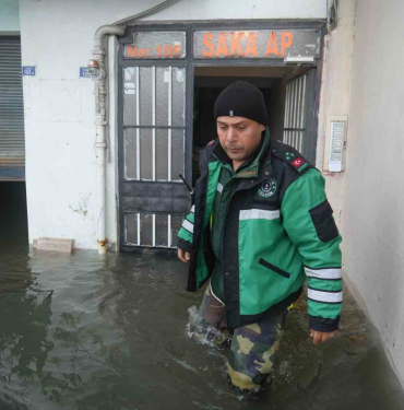 firtina felc etti evler suyla doldu vatandaslar disariya cikamadi I1UkDAKx.jpg
