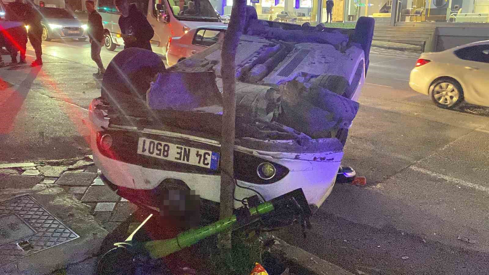 halk otobusune carpan otomobil takla atti 1 kisi yaralandi carpma ani kamerada OUjIqhwL.jpg