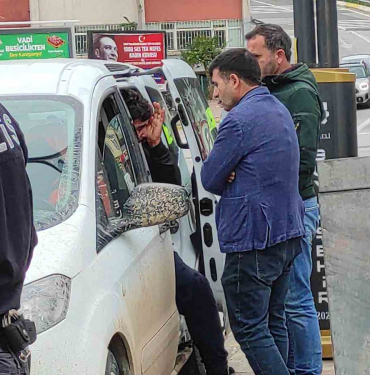 her yeri kirmizi gorunce carptigi yayanin kani sandi sinir krizi gecirdi 4UtHPjuU.jpg