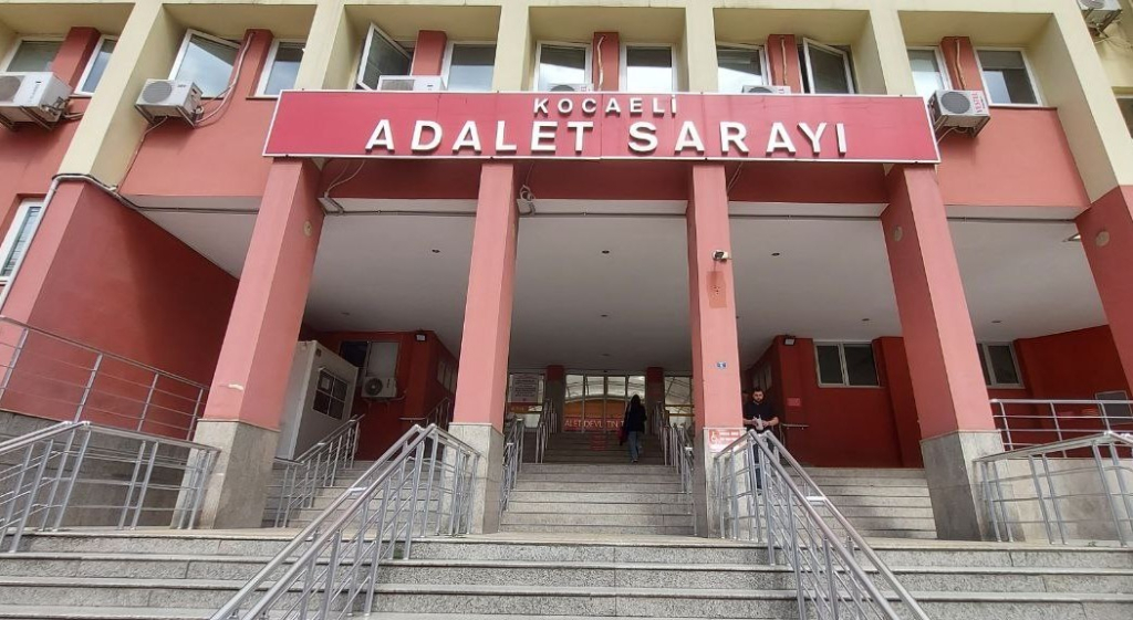 istihbarat gorevlisiyim dedi yasli kadini dolandirdi C6rcAREO.jpg