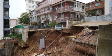 istinat duvari coktu 4 bina muhurlendi 83 kisi tahliye edildi Rtxd2ERG.jpg