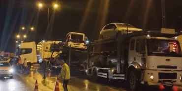 kocaeli temde cok sayida arac kazaya karisti istanbul istikameti trafige kapandi bI8liNbD.jpg