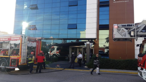 kocaelide deniz ticaret odasinda yangin panigi cYmlNS3A.jpg