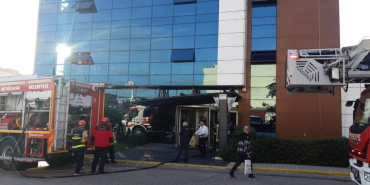 kocaelide deniz ticaret odasinda yangin panigi cYmlNS3A.jpg