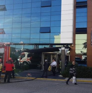 kocaelide deniz ticaret odasinda yangin panigi cYmlNS3A.jpg