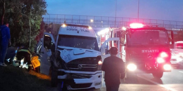 kocaelide isci servisi ile otomobil carpisti 14 yarali JULqEtbE.jpg