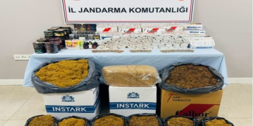 kocaelide kacak 13 bin 440 dolu makaron ile 467 elektronik sigara ele gecirildi XMwOzbf9.jpg