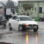 kocaelide siddetli ruzgar agaci kokunden soktu C8ZQ5Feb.jpg