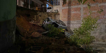 kocaelide yol coktu arac insaat temeline yuvarlandi LcAw65cE.jpg