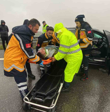 kuzey marmara otoyolunda luks otomobil tira carpti 2si agir 3 yarali 2saWeXr6.jpg