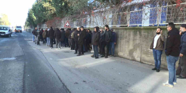 maaslarini alamayan isciler fabrikayi basti BUnzqmid.jpg