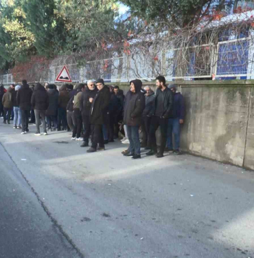 maaslarini alamayan isciler fabrikayi basti BUnzqmid.jpg