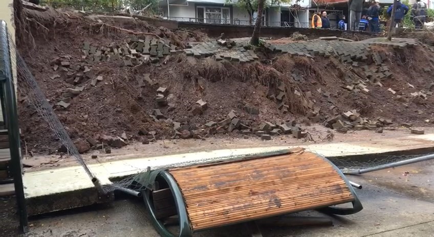 okulun 7 metrelik istinat duvari coktu 5FBWZf3S.jpg