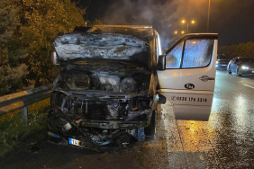 seyir halindeki arac alev alev yandi OI7Q3vfi.jpg