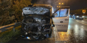 seyir halindeki arac alev alev yandi OI7Q3vfi.jpg