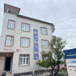 su giderini temizlemek icin ciktigi catidan dustu LVdIe66H.jpg