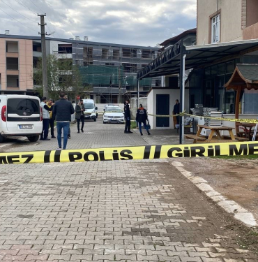 tatlici dukkaninin girisinde basindan vuruldu p3q85DHl.jpg