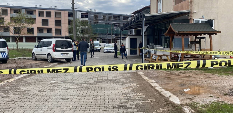 tatlici dukkaninin girisinde basindan vuruldu p3q85DHl.jpg