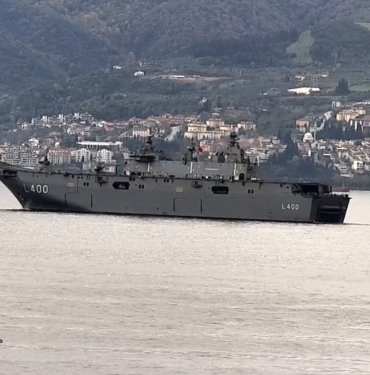 tcg anadolu tum heybetiyle izmit korfezinde hOLhSfMC.jpg