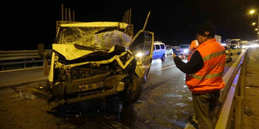 temde kamyonet kaza yapti 10 kilometre arac kuyrugu olustu ZZVz4XdT.jpg