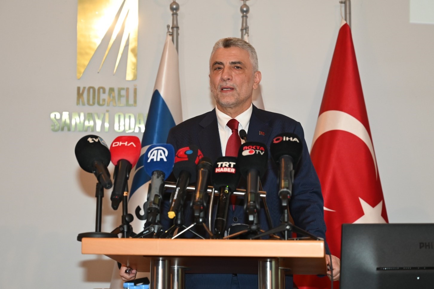 ticaret bakani kocaeli den seslendi kocaeli sanayinin sembolu bir sehrimiz Eh87tbsn.jpg