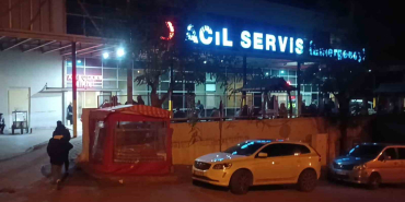 yolda yururken omzuna yorgun mermi isabet eden kadin yaralandi y24PMNhg.jpg