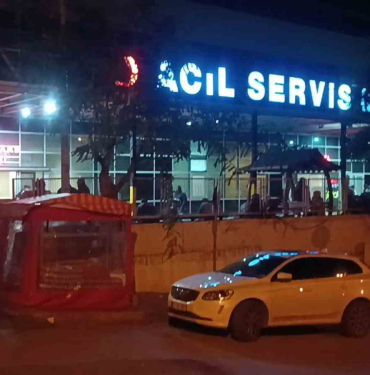 yolda yururken omzuna yorgun mermi isabet eden kadin yaralandi y24PMNhg.jpg