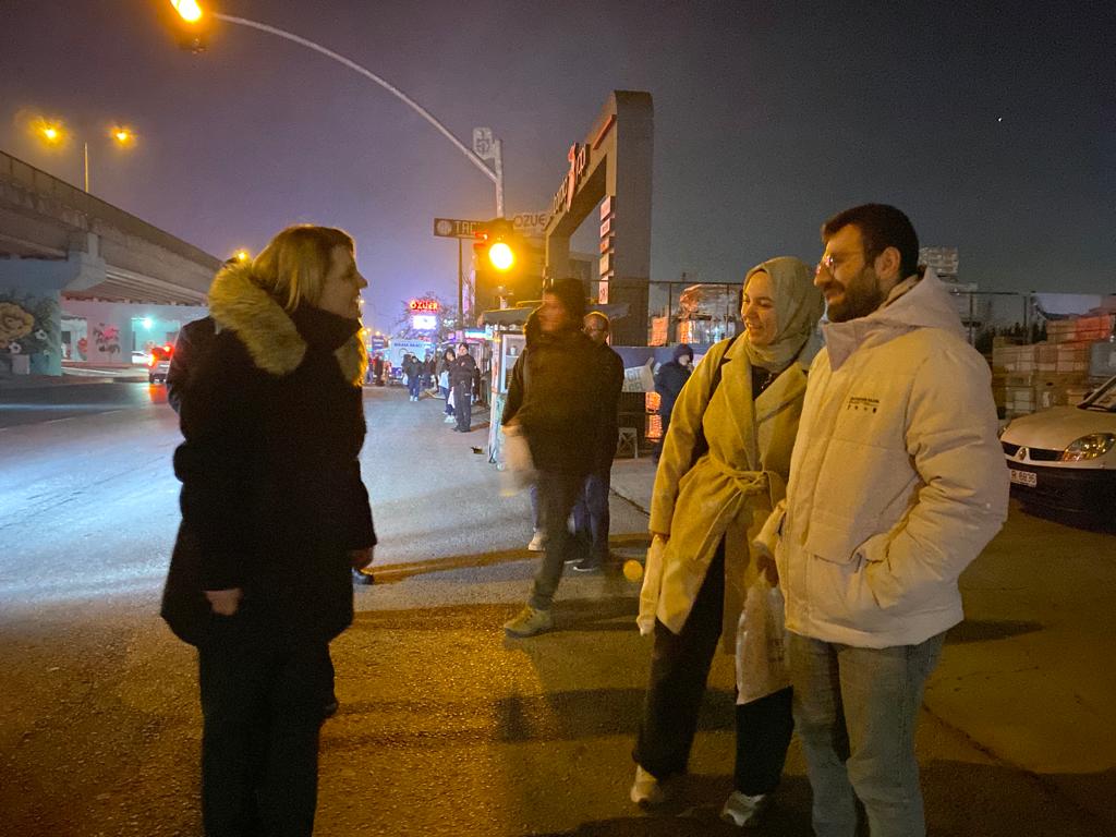 Baskan Hürriyet Kandira sapaginda servis bekleyen emekçilerle bulustu (1)