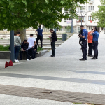 ÇOCUKLARIN CİNAYETLE BİTEN KAVGASINDA KAN DONDURAN DETAYLAR "KIVANÇ YERDE İKEN KAFASINA 7 8 YUMRUK VURDUM" "H.M.K. RİNGDE BOKS YAPAR GİBİ BOKSÖR GARDI ALDI VE KIVANÇ'IN ÜZERİNE YÜRÜDÜ" "KIVANÇ, H.M.K'DAN KORKARAK 'GELME' DEDİ. H.M.K. DURMAYARAK KIVANÇ'IN GÖĞSÜNE BİR KERE, SURATINA 2 KERE YUMRUK ATTI. H.M.K'NIN DARBELERİYLE KIVANÇ YERE YIĞILDIĞI SIRADA Y.A. MAKTULÜN SURATINA YUMRUK ATTI"