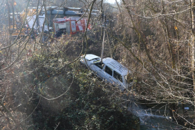 EMEKLİ AYLIĞINI ÇEKMEK İÇİN EVDEN ÇIKMIŞTI, DERE YATAĞINDA OTOMOBİLDE CESEDİ BULUNDU