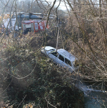 EMEKLİ AYLIĞINI ÇEKMEK İÇİN EVDEN ÇIKMIŞTI, DERE YATAĞINDA OTOMOBİLDE CESEDİ BULUNDU