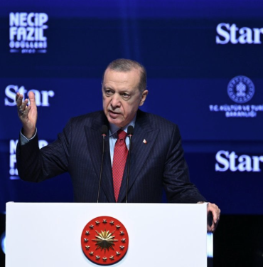 Erdoğan Cumhuriyet 81 milyonun ortak değeridir. Gazi Mustafa Kemal bu ülkenin banisidir.