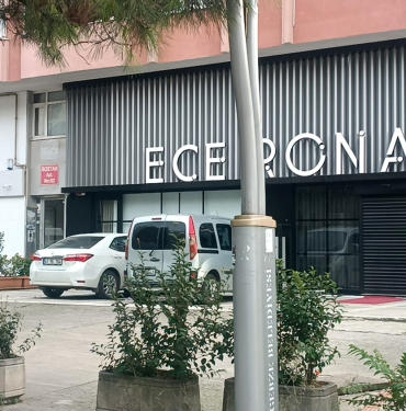 ECE RONAY'A AİT GÜZELLİK MERKEZİ KURŞUNLANDI