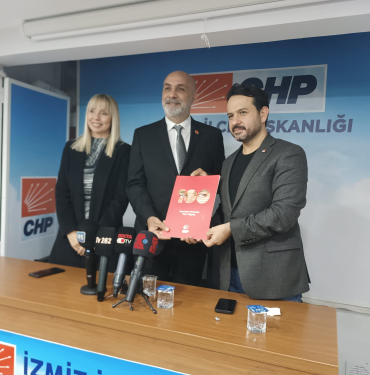 Hakan Tanta, İzmit’e aday adayı başvurusunu yaptı