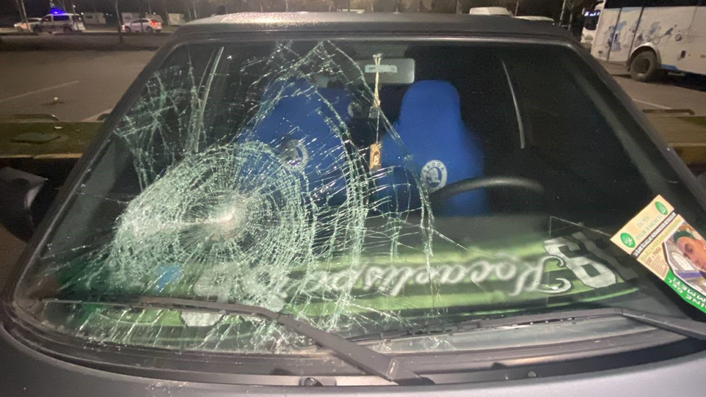 KOCAELİ'DE GARİP OLAY: 35 ARACIN CAMINI PATLATIP KAYIPLARA KARIŞTILAR