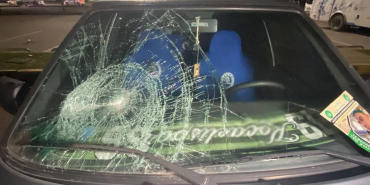 KOCAELİ'DE GARİP OLAY: 35 ARACIN CAMINI PATLATIP KAYIPLARA KARIŞTILAR