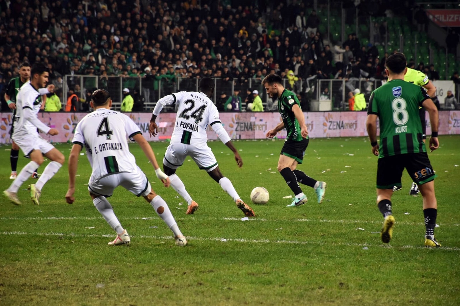 TRENDYOL 1. LİG: SAKARYASPOR: 3 KOCAELİSPOR: 1