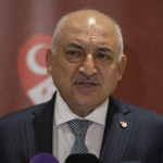 TFF Başkanı Mehmet Büyükekşi Tüm liglerdeki maçlar süresiz olarak ertelendi.