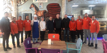 Vedat Küçük İlker Kazan açık bir şekilde emekçilere “Hırsız” demektedir.