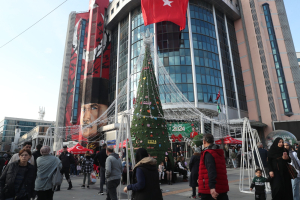 Yeni yıl coşkusu Belsa Meydanında tüm hızıyla devam ediyor