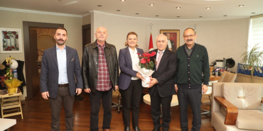 Yuvam Akarca Konutları Toplu Yapı Yönetiminden Başkan Hürriyet’e teşekkür ziyareti