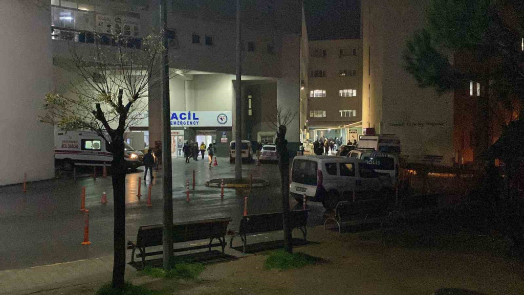darica da hastane bahcesinde alnindan vurulmus halde olu bulundu CYdtzY5N.jpg