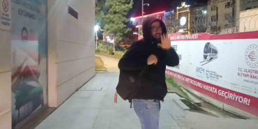 ders calisirken kendini kaptiran genc kutuphanede kilitli kaldi 16u2qeTQ.jpg