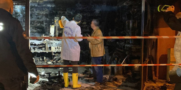 hobi dukkani alevlere teslim oldu CEUBihCp.jpg