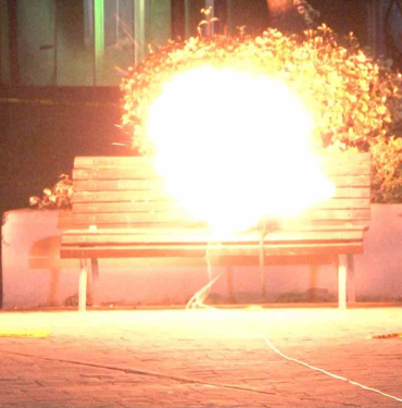 izmit te bankta unutulan supheli canta funye ile patlatildi icinden alkol siseleri cikti BjJYOwQk.jpg