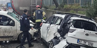 kayganlasan yolda feci kaza 1i agir 3 yarali ASQ99Ix3.jpg