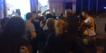 korfez de sokak ortasinda bacagindan vuruldu 4CvxeiiI.jpg