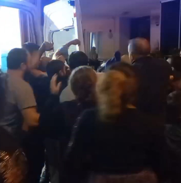 korfez de sokak ortasinda bacagindan vuruldu 4CvxeiiI.jpg